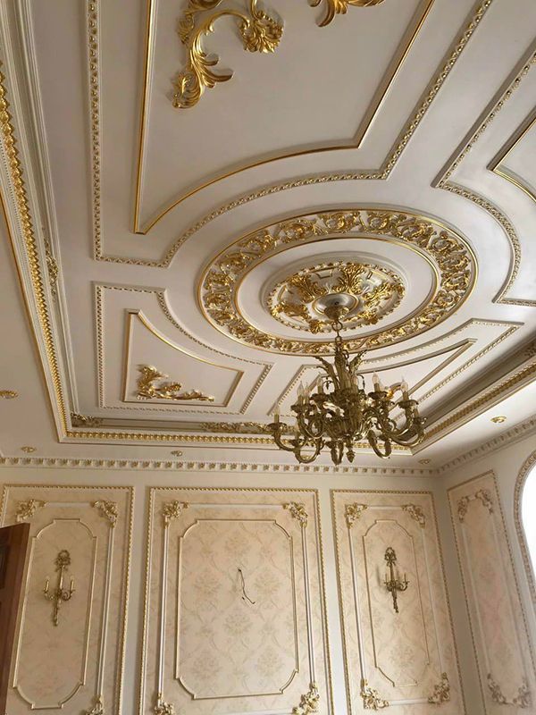 thi-cong-phao-chi-thach-cao-chi-co-dien-gia-re