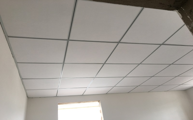 thi-cong-tran-thach-cao-tha-600x600-gia-re-nhat-khu-vuc-tphcm