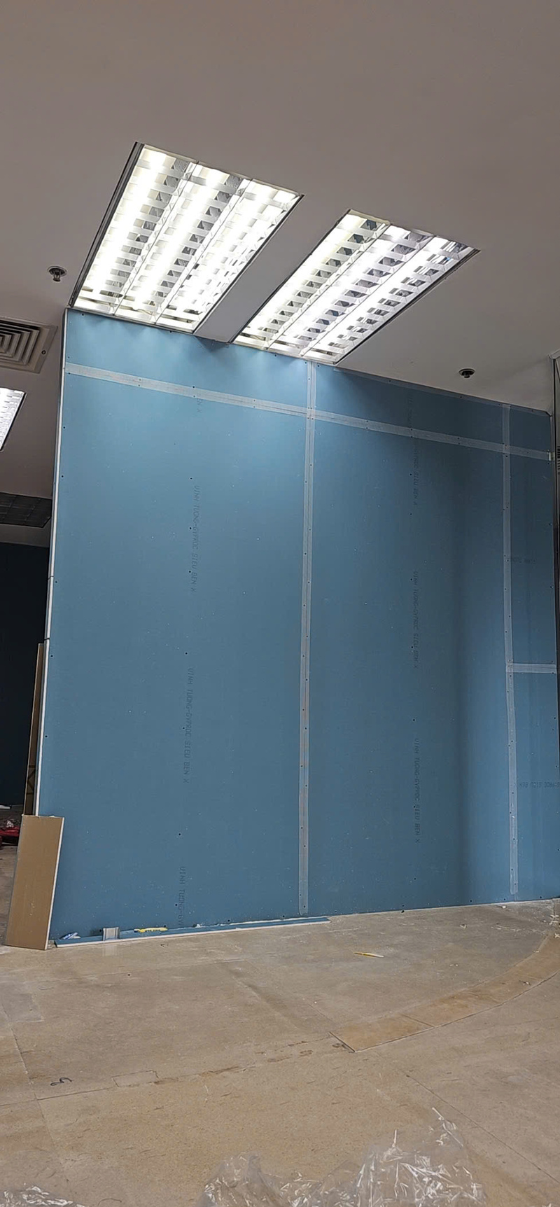 tường thạch cao