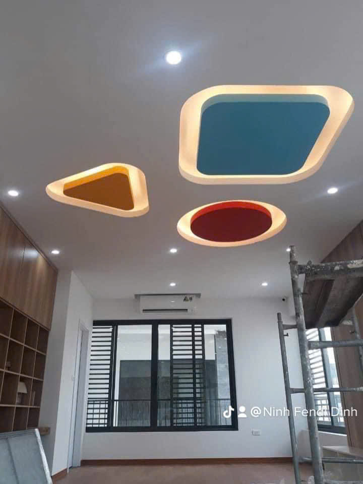 thi-cong-tran-vach-thach-cao-uy-tin