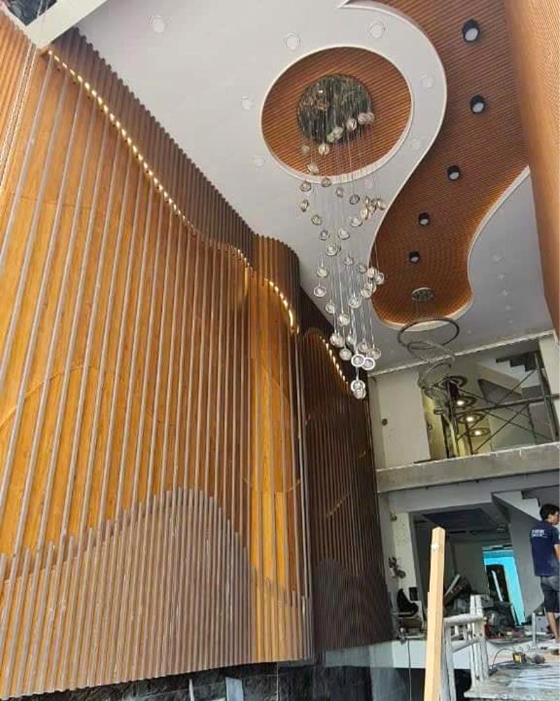 thi công lam sóng nhựa giả gỗ
